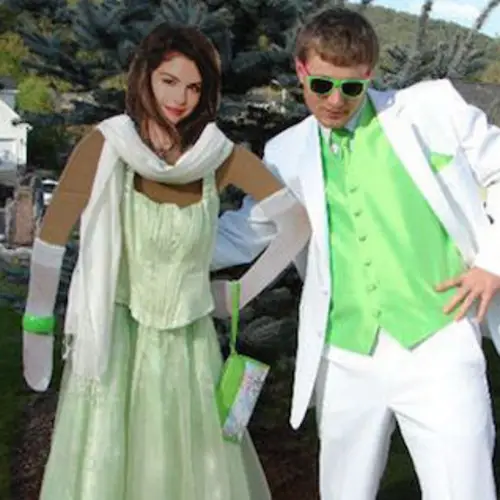 53 Prom Photo Fails That Will Make You Glad You're Not 17 Anymore