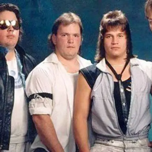 33 Painfully Awkward Band Photos That Can't Be Unseen
