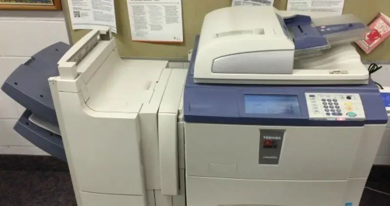 Republicans, Democrats Agree Printer Always Jams At Worst Moment