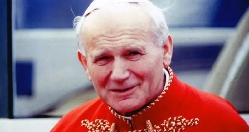 Only 90s Kids Will Remember These Pope John Paul II GIFs
