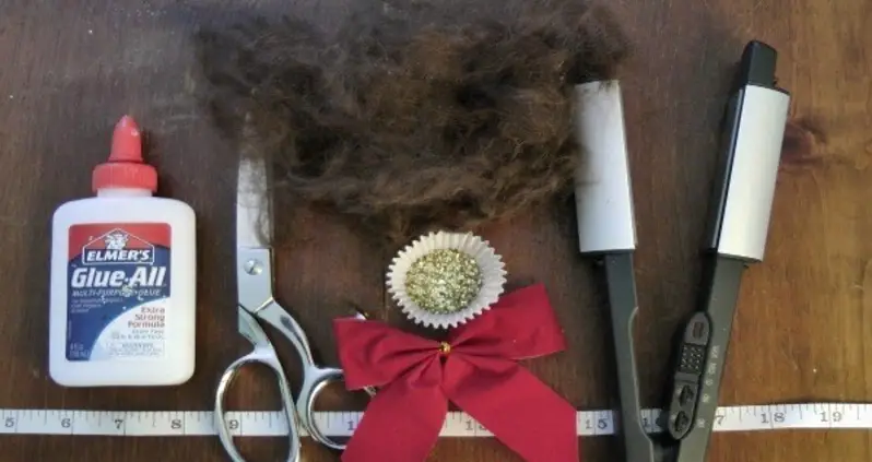 Christmas Hack: How To Braid Your Pubic Hair Into A Festive Wreath