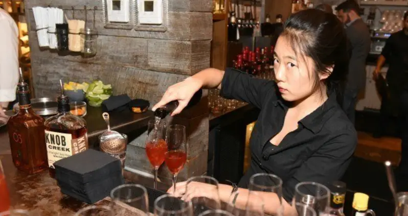 15 Bartenders Who Are DYING To Have A Lengthy Conversation With You