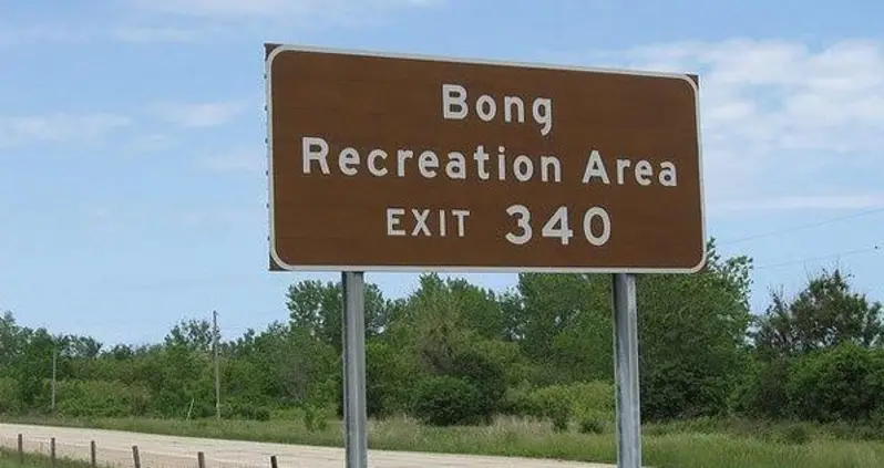 33 Funny Road Signs That Exist For Some Reason
