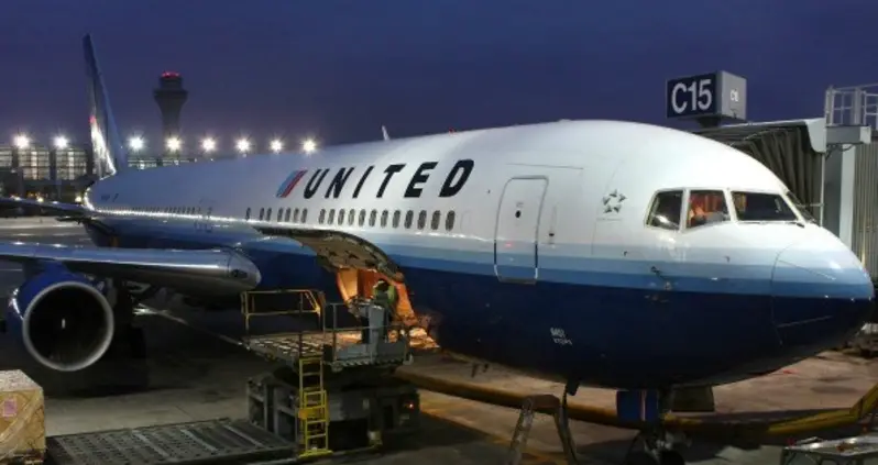 Inspiring! United Airlines Makes Amends By Dragging Passenger ONTO A Plane