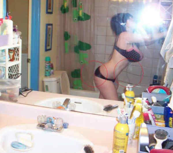 funniest-facebook-photoshop-fails-boobs