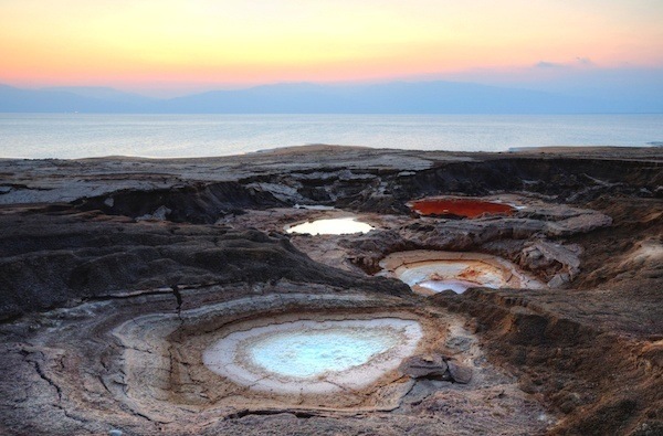 scenic-spots-dead-sea-sinkholes